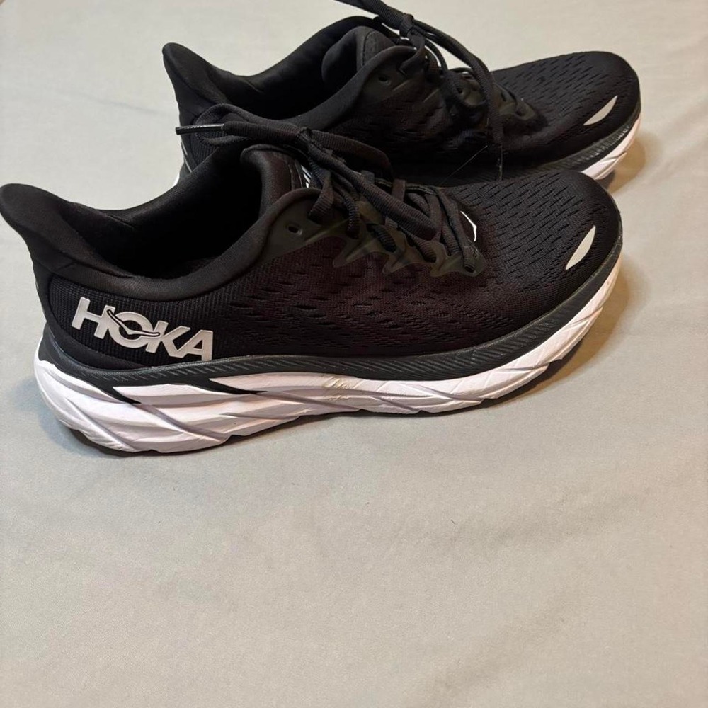 Women's Hoka Clifton's 8